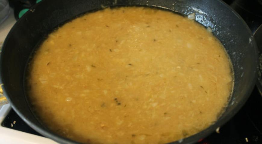 Фото приготовления рецепта: Курица с соусом из сельдерея, шаг №7