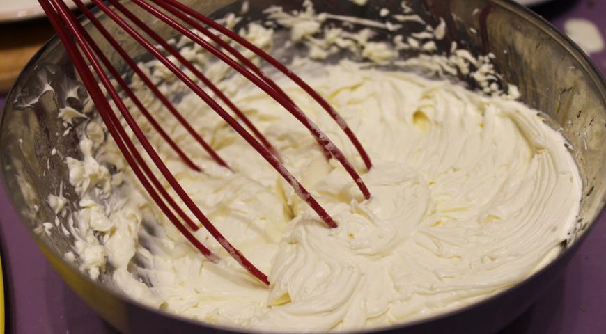 Фото приготовления рецепта: Яблочно-тыквенный штрудель с мороженым из маскарпоне и сладким песто, шаг №2