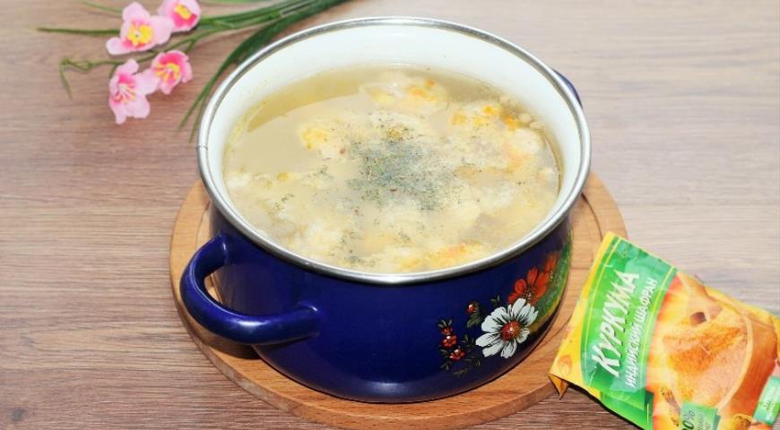 Фото приготовления рецепта: Суп с булгуром и цветной капустой, шаг №7