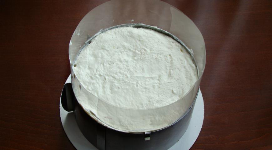 Фото приготовления рецепта: Торт Шпинат - малина- инжир, шаг №18