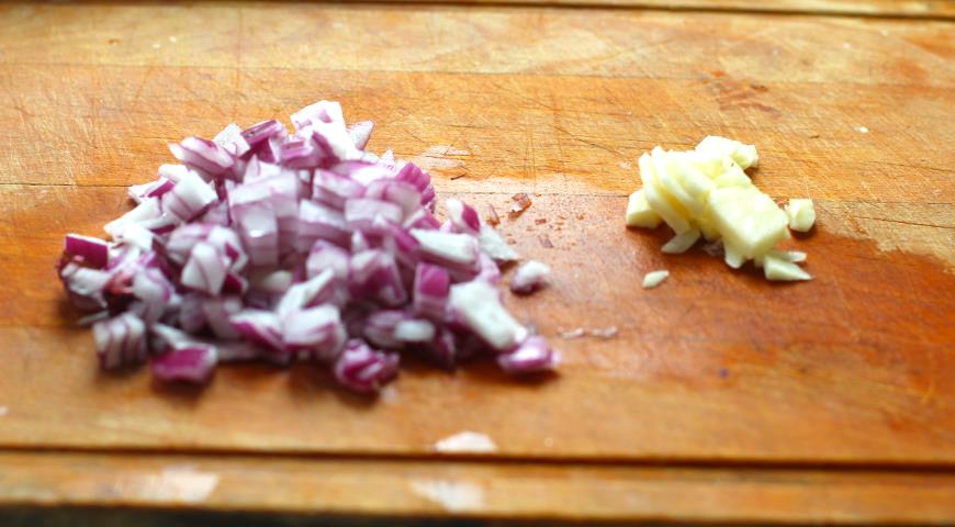 Фото приготовления рецепта: Закуска из баклажанов с плавленым сыром и сливками, шаг №3