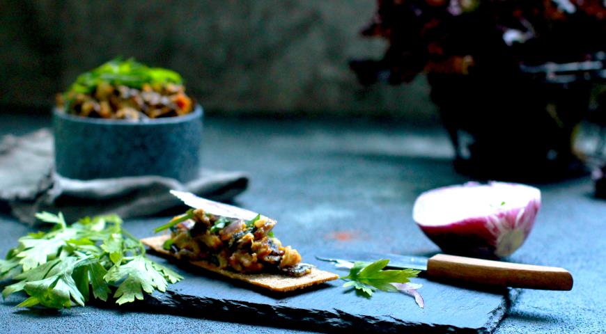 Фото приготовления рецепта: Закуска из баклажанов с плавленым сыром и сливками, шаг №4