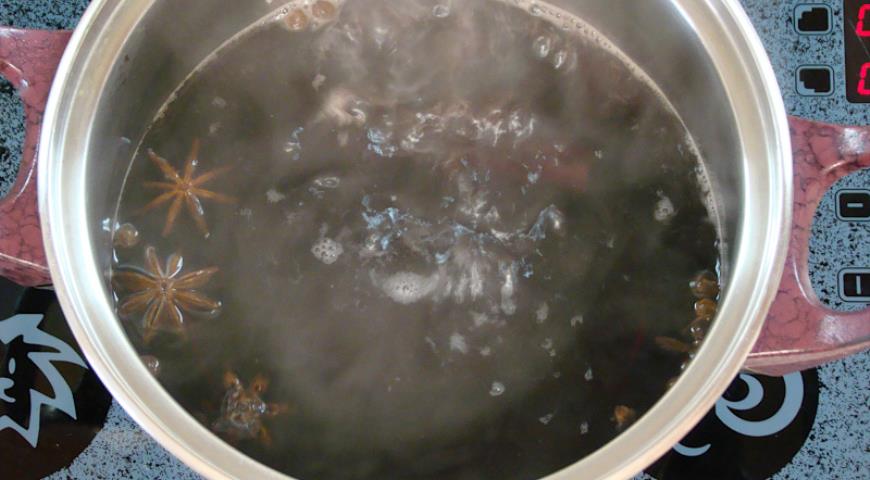 Фото приготовления рецепта: Меддьлевеш или вишневый суп, шаг №2