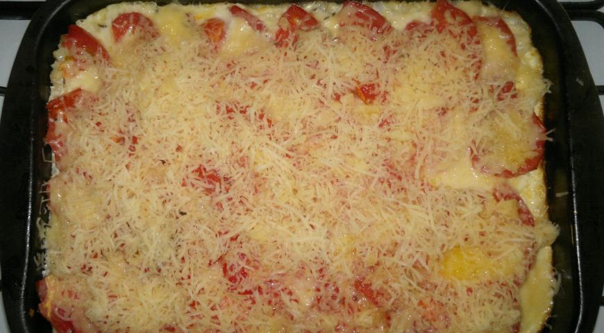 Фото приготовления рецепта: Запеканка из цветной капусты с помидорами, шаг №7