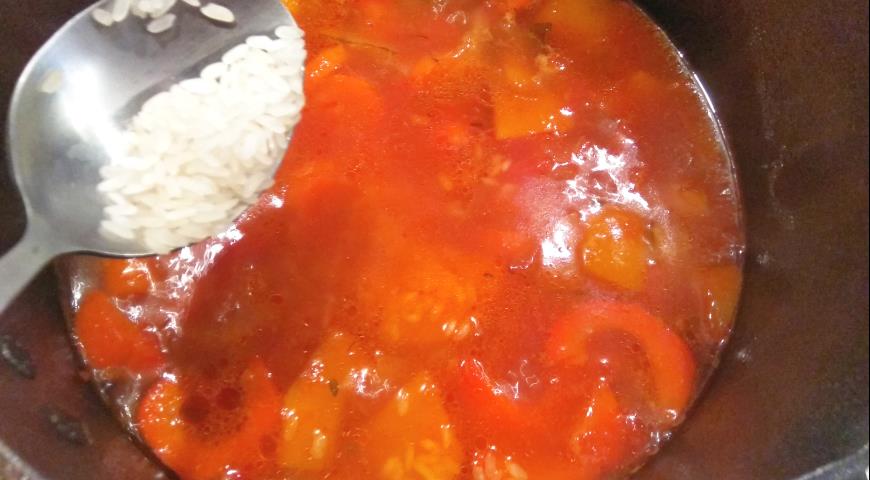 Фото приготовления рецепта: Овощной суп-пюре с рыбой и хреном , шаг №3