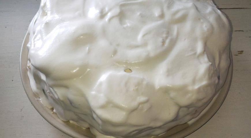Фото приготовления рецепта: Зефирный торт Сливочное облако, шаг №14