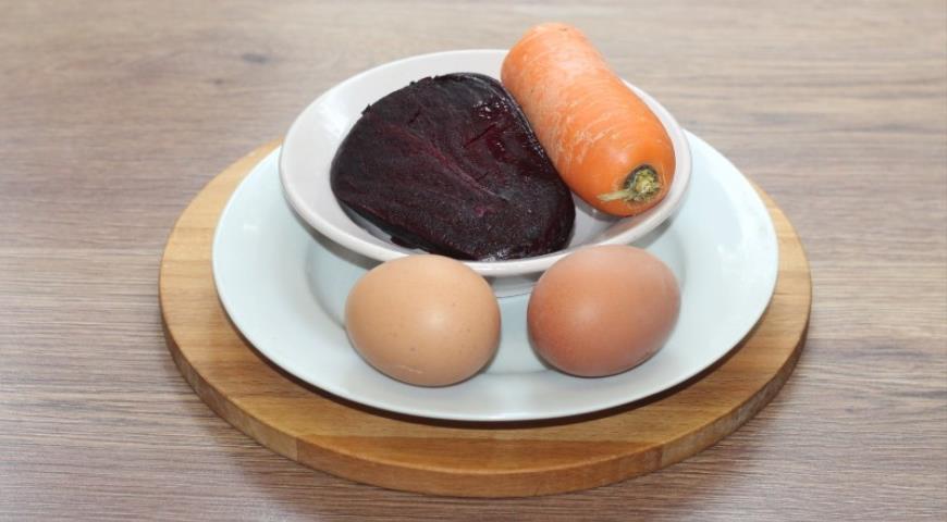 Фото приготовления рецепта: Паштет из горбуши с сыром и овощами, шаг №2