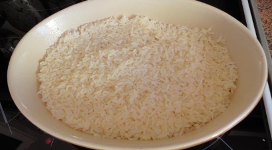 Фото приготовления рецепта: Рыба на подушке из риса, шаг №1