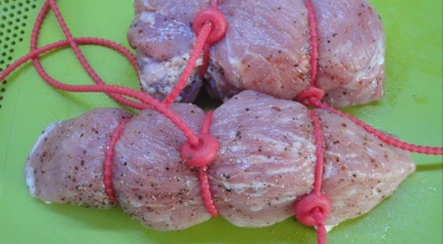 Фото приготовления рецепта: Свинина запеченная, шаг №2