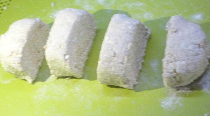 Фото приготовления рецепта: Хачапури из творожно-ржаного теста, шаг №2