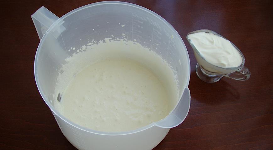 Фото приготовления рецепта: Творожные кексы с манкой, шаг №3