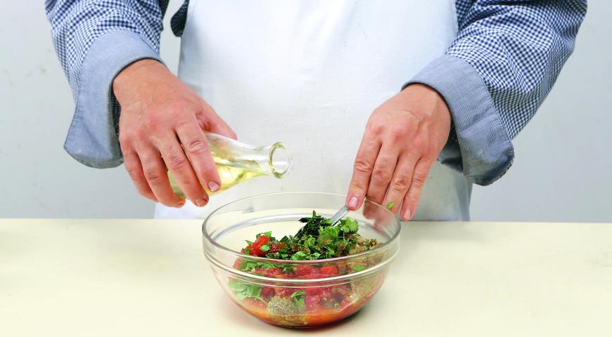 Фото приготовления рецепта: Марокканский салат из баклажанов и помидоров, шаг №4