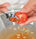 Фото приготовления рецепта: Вяленые помидоры в домашних условиях, шаг №2