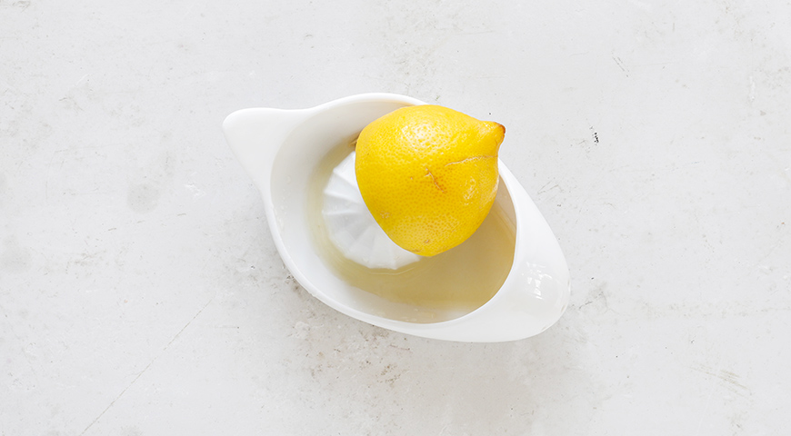 Компот из замороженной вишни с лимоном