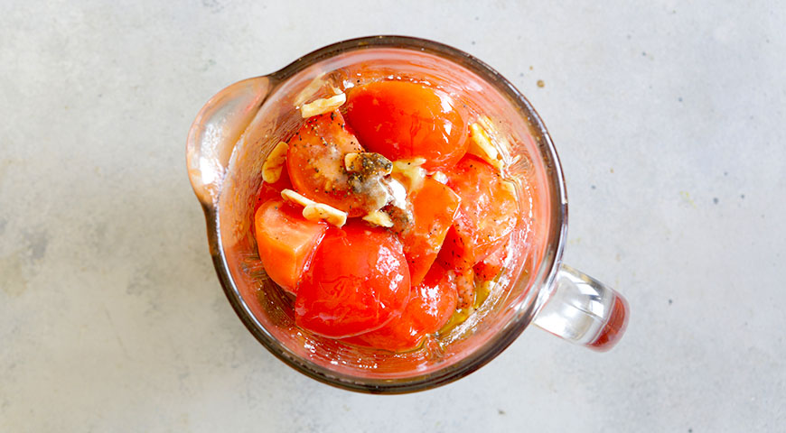 Фото приготовления рецепта: Гаспачо с томатным льдом, шаг №2