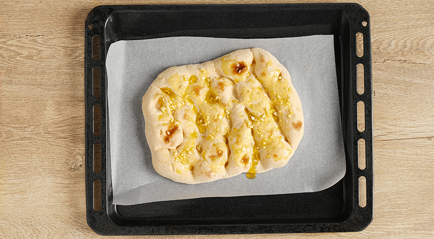 Фото приготовления рецепта: Пицца 4 сыра, шаг №3