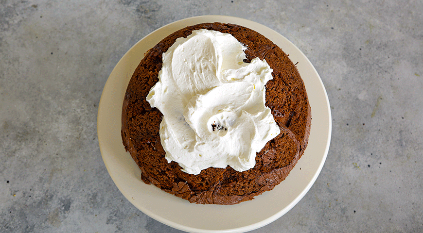 Фото приготовления рецепта: Торт «Шоколадный купол», шаг №5