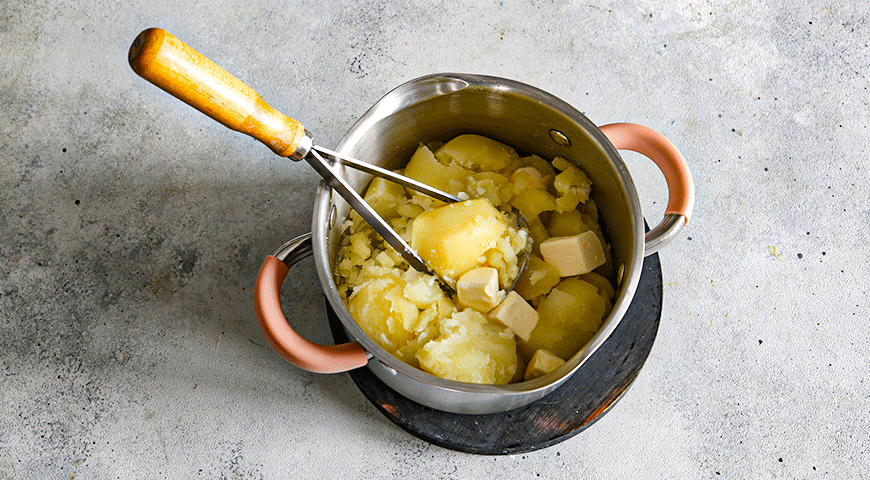 Фото приготовления рецепта: Классическое картофельное пюре, шаг №5