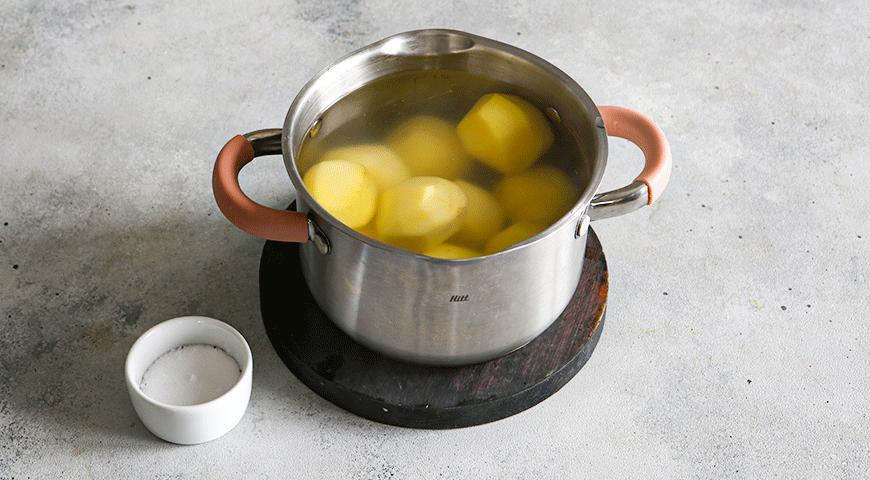 Фото приготовления рецепта: Классическое картофельное пюре, шаг №3