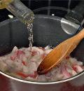 Фото приготовления рецепта: Жюльен из крабового мяса в слоеном тесте, шаг №1